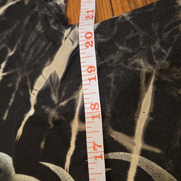 SOLD Studded dragon panther shirt - Picture 5 of 5